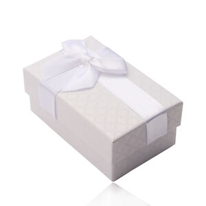 Darčeková krabička na prsteň, prívesok a náušnice, biela perleťová farba, mašlička