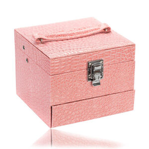 Kufríková šperkovnica ružovej farby, kovové detaily v striebornom odtieni, dve samostatne použiteľné časti