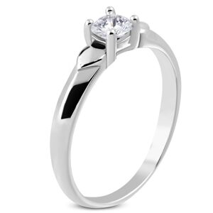 Lesklý prsteň z ocele - dve srdiečka, trblietavý zirkón čírej farby v kotlíku - Veľkosť: 55 mm