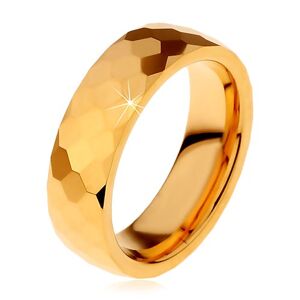 Volfrámový prsteň zlatej farby, vybrúsené lesklé šesťhrany, 8 mm - Veľkosť: 62 mm