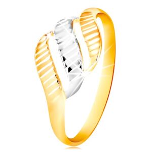 Zlatý prsteň 585 - tri vlnky zo žltého a bieleho zlata, ligotavé zárezy - Veľkosť: 60 mm